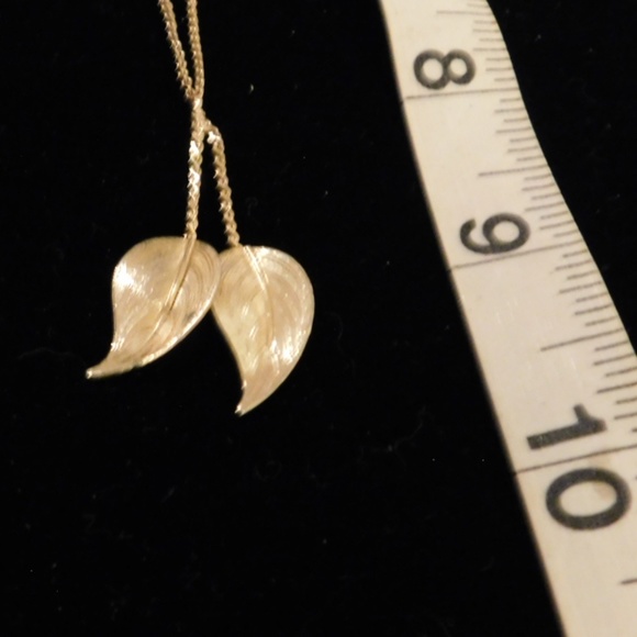 Golden Double Leaf Necklace - Picture 10 of 12